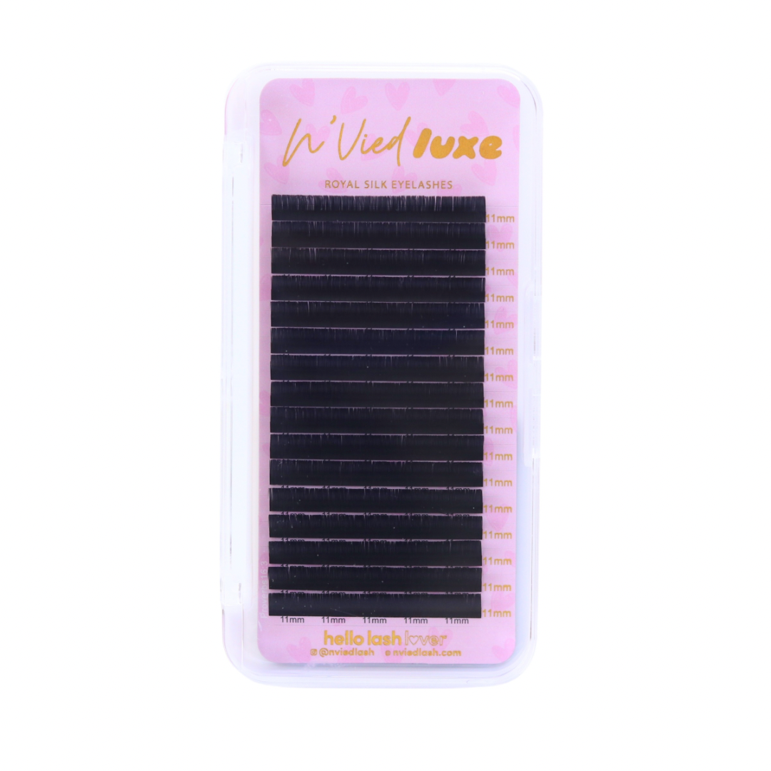 0.03 MEGA VOLUME LUXE EYELASH EXTENSIONS