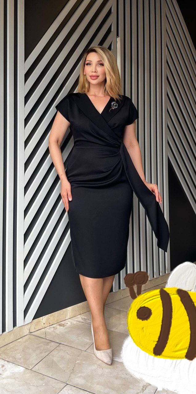 Robe Cache-Cœur Brochée – Élégance Minimaliste et Charme Structuré - RFT