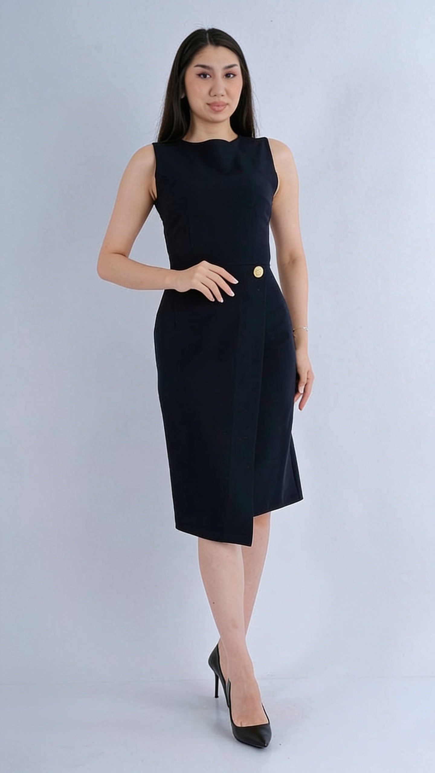 Robe Midi Sans Manches Col Bateau Asymmétrique Bouton Doré