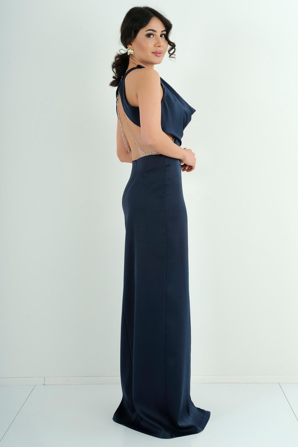 Robe longue satinée décolleté asymétrique - vue arrière