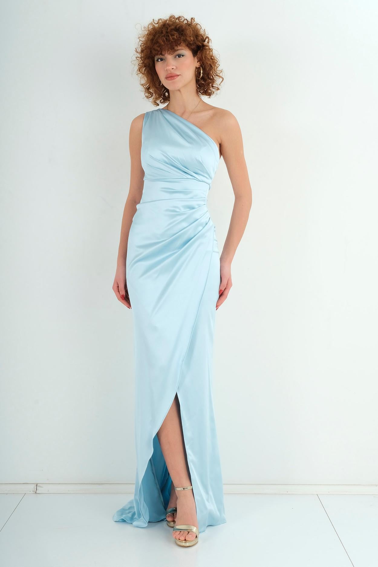 Robe longue one-shoulder satinée fente - vue face