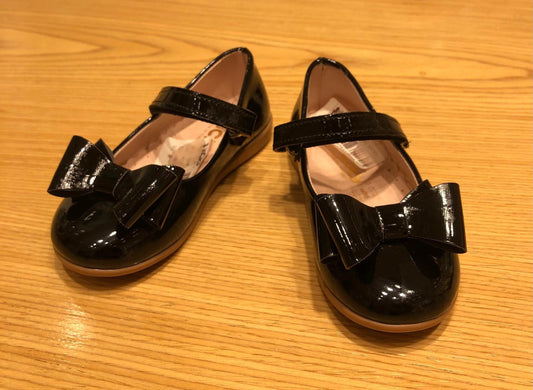 🖤👧 Chaussures Enfant Vernies – Élégance Miniature et Finition Brillante - CEFT
